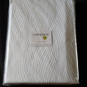 Cameron Matelasse - White Queen/Full Coverlet